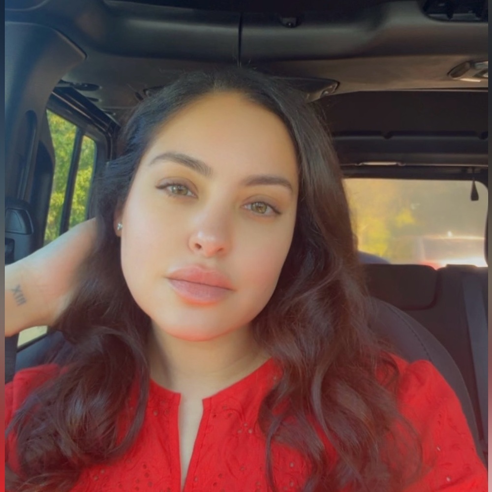 Meet your Posher, Gennie